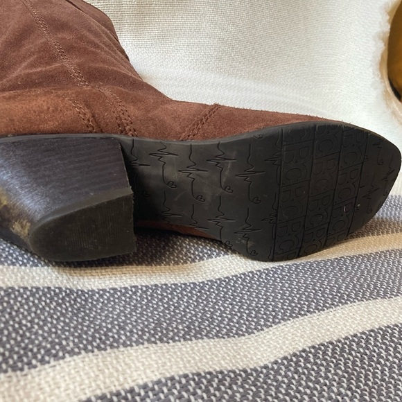 BCBG Brown leather boots 9 - Like New - Picture 2 of 7